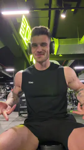 I would like to get onto your sexy body 🔥 #isek #djisek #thesoundofisek #foryou #fy 