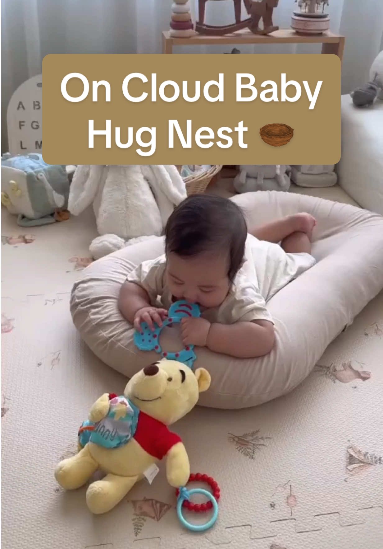 On Cloud hug nest เบาะนอนอ้อมกอดแม่ 💙☁️ โอบกอดตัวทารกได้แนบชิดที่สุดเสมือนอยู่ในท้องแม่จริงๆ  ตัวเบาะทำจากวัสดุปลอดภัย ⚠️ ผ่านมาตรฐาน OEKO-TEX100 และ GOTS 🎈 ตัวเบาะปลอดภัยหายใจผ่านได้ 100% 🎈 แรกเกิดสามารถใช้ได้เลย 🎈 ผ้าคลุมออแกนิคไม่ระคายเคืองต่อผิว 🎈 สินค้าสามารถเอาเข้าเครื่องซักผ้าได้ 🎈 ช่วยกันสะดุ้งเวลานอน 💸 ราคาปกติ 3,290 บาท 💙 มีทั้งหมด 5 สี #oncloudbaby #oncloudHugnest​ #ที่นอนทารก​ #กันสะดุ้ง​ #โอบรอบตัวลูก​ ​100%