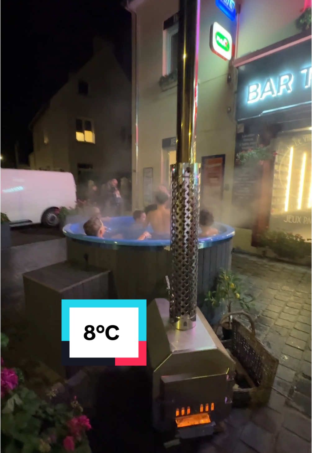 Un vendredi soir à la normande : 8°C dehors, un bain bien chaud et une super ambiance. Merci au Virtuel pour l’accueil ! 🔥🛁 #bainnordique #normandie #saintlo #condesurvire #lebainmanchois #condesurvire #artisanlocal 