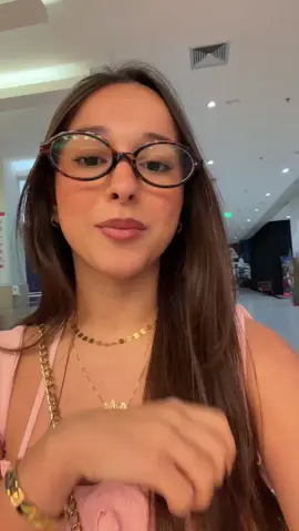 @omexicanoo tenho meus direitos, e meu direito de imagem é beeeeem caro 