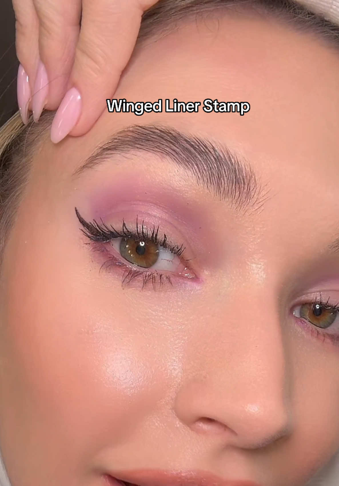 This eyeliner is so cool! #wingedliner #Eyeliner #eyelinerstamp #tiktokshopblackfriday #tiktokshopcybermonday