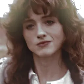 el & nancy coming for henry head trust.      | #elevenhopper #nancywheeler #st5 #strangerthingsedit #fyp [cc: drkho1d | ac: @cozy ]