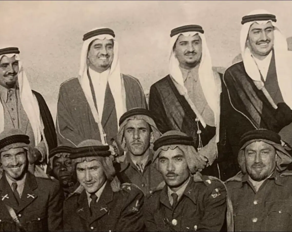 الملك فهد والامراء مشعل وسلطان ونواف في مدرسة المشاه بالطايف ❤️ #السعودية #ksa 