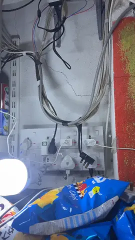 #erbil #slemani #dhok#halabj #karaba بیان فرۆشم دوو دوکانی پێدادەنێمەوە 😂ئەوەش بەزمی کارەبا 😂😂 