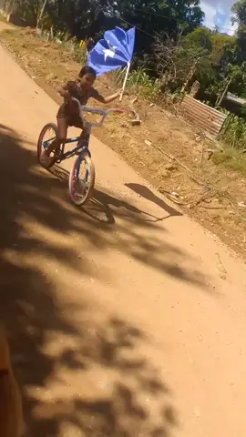 Mi hija la más fanática al partido nacional 🤣💙🇸🇴 @Kevin Umaña🦺 