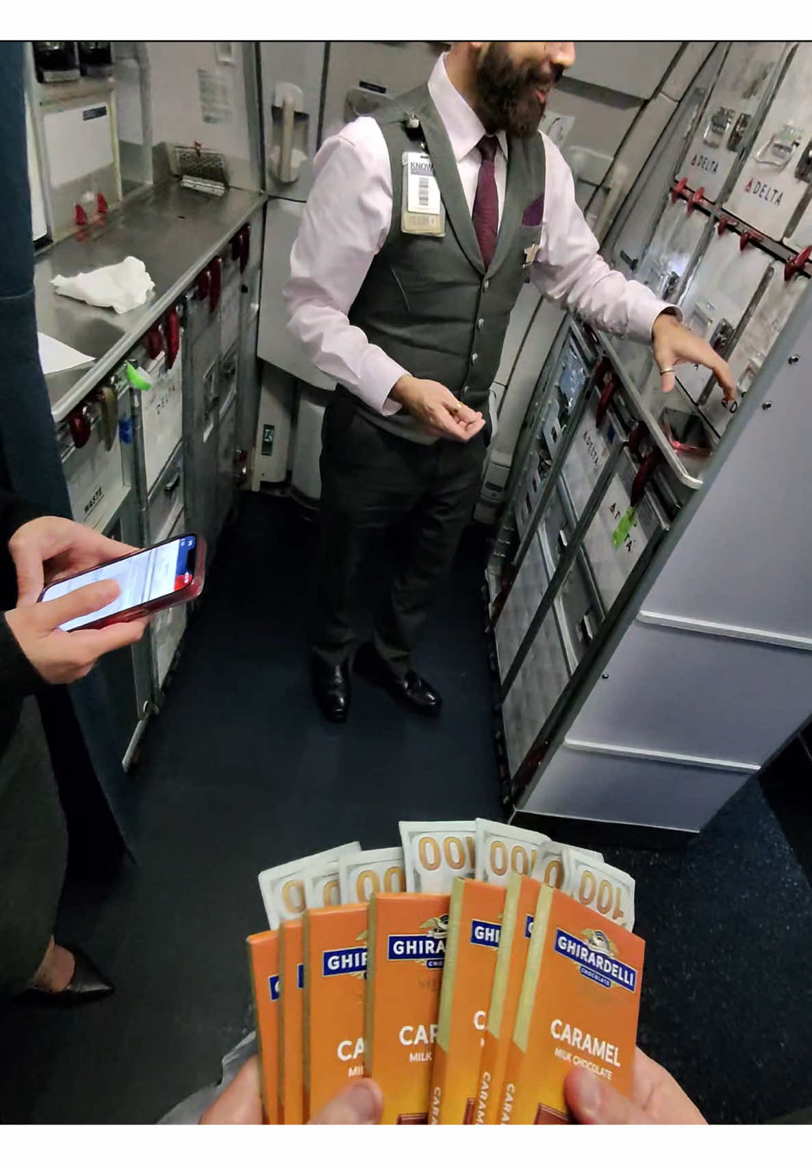 Pilot dedicates best landing ever to me after blessing the crew with 🍫 & 💵  🙂 #travel  #happythanksgiving ##holidays #kindness #positivity