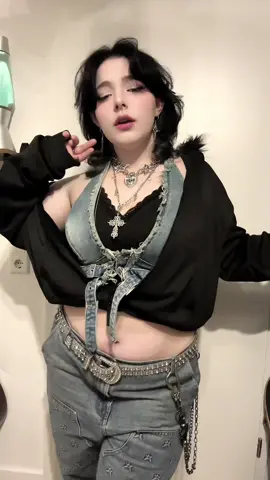 505#foryoupagе #goviral #alternative #xyzabc #fashion 