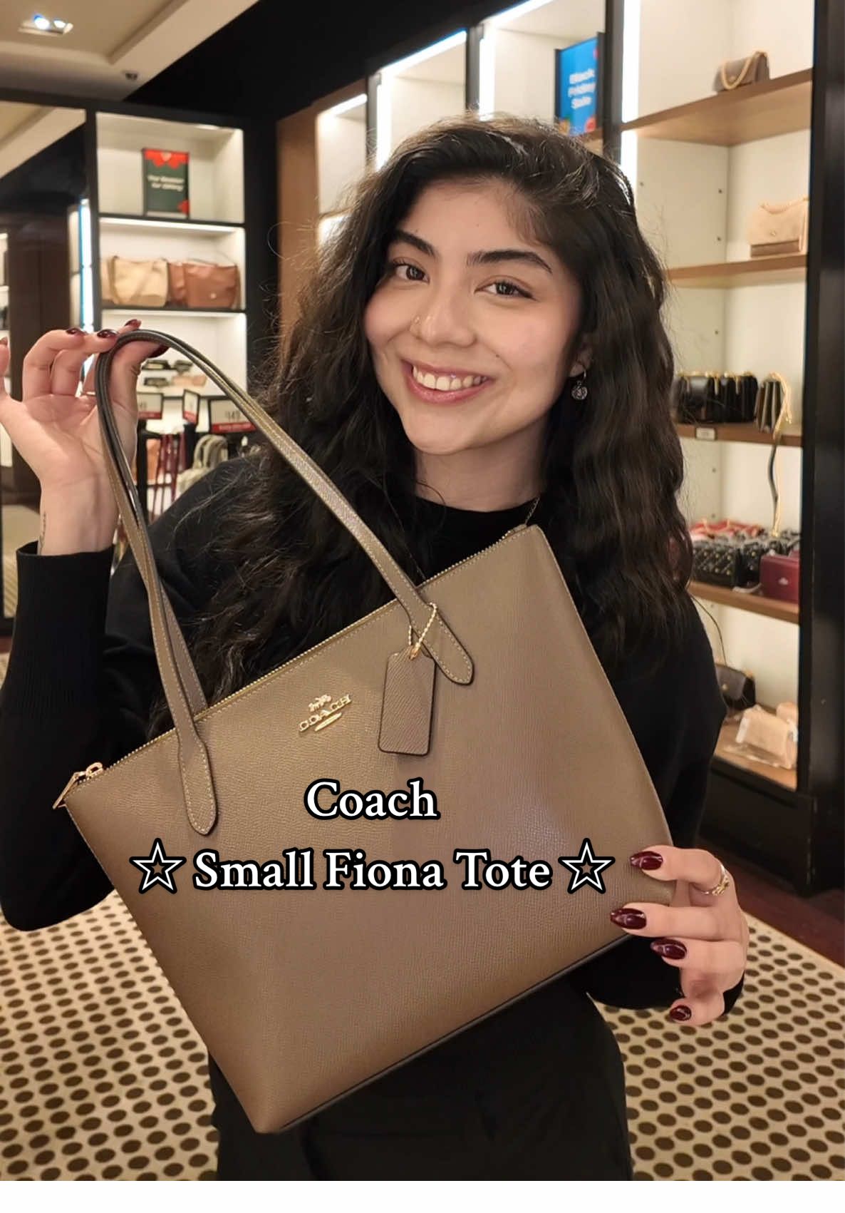 #coachny #coachoutletemployee Shop the new Small Fiona Tote on my link in bio ✨@Coach 