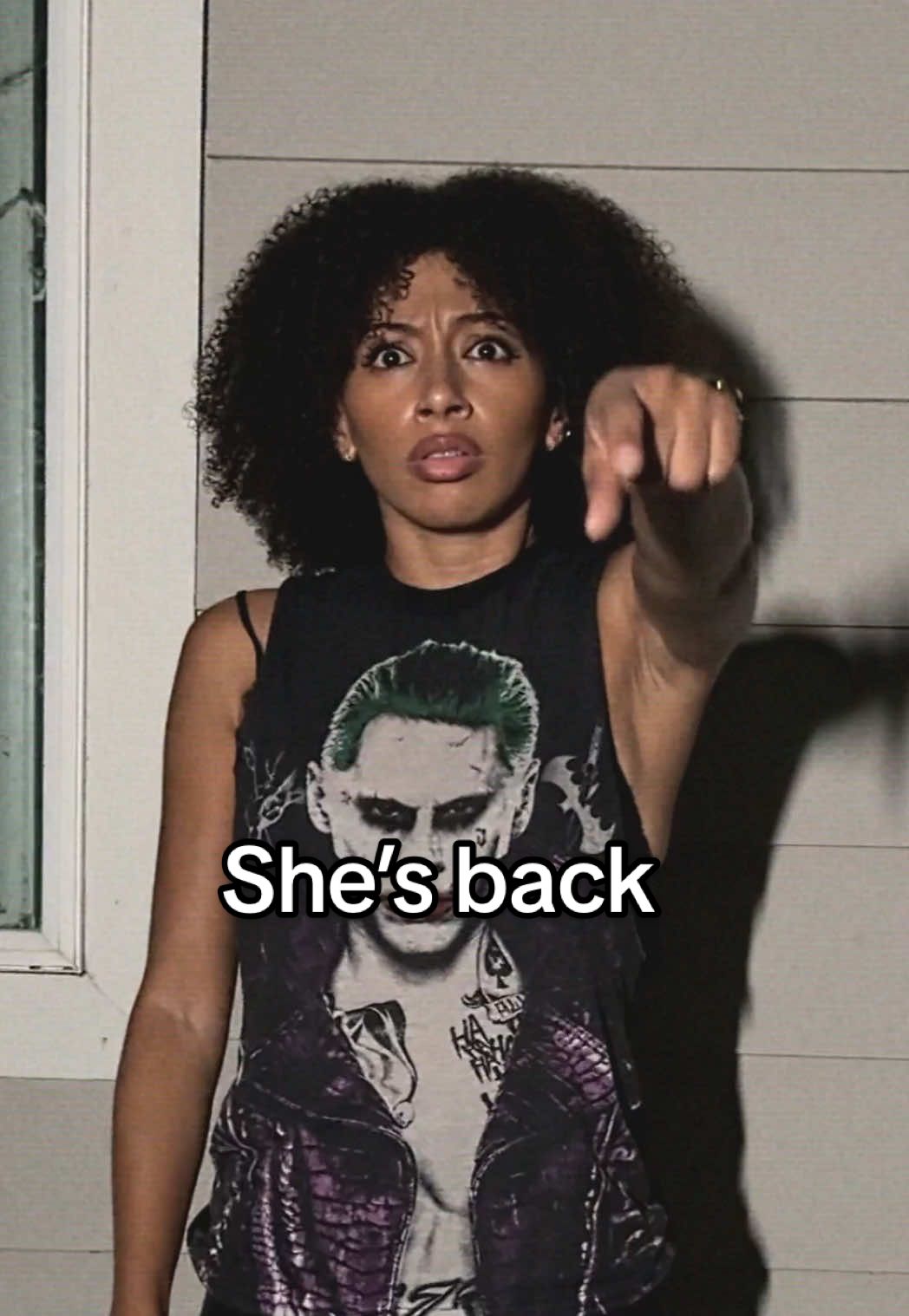 Why does she keep watching me #scarystories #spooky #horror #creepy #analoghorror @art @sade_unique 