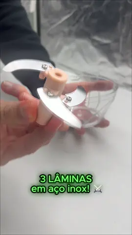 Você ainda perde tempo picando tudo na faca? 😅🔪 Então você PRECISA conhecer isso aqui… PROCESSADOR MANUAL 500ML – o queridinho da nossa loja! 🔥 Importamos esse modelo pensando em quem cozinha no dia a dia e quer AGILIDADE de verdade. Como funciona? Puxa a cordinha 2-3 vezes e pronto: tudo triturado em segundos 💪✨ Por que nossos clientes amam: 👉 3 lâminas em aço inox super afiadas (corta TUDO, não trava) 👉 500ml = tamanho ideal para 1-4 pessoas 👉 Base antiderrapante (não escorrega na pia) 👉 Cabe em QUALQUER gaveta 👉 Fácil de limpar (desmonta tudo) 👉 Sem barulho, sem energia, sem complicação Perfeito para: marmita, dieta, quem odeia perder tempo na cozinha. 👉 Importação própria = preço MUITO melhor que loja física 👉 Estoque disponível | Envio imediato 🔗 Quer o link direto com condição especial? Comenta aqui 👇 “EU QUERO” que a gente te manda no direct! Ou clica no LINK da BIO 🔥 #fyp #foryou #cozinha #processador #triturador 