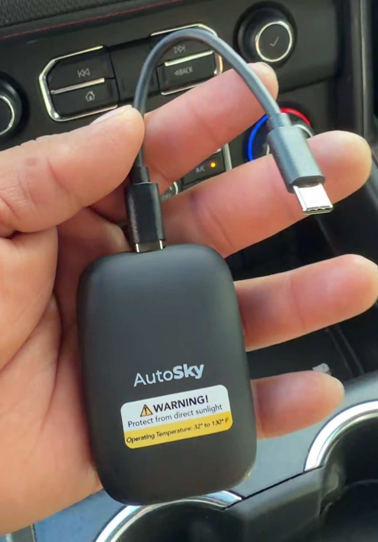 Adaptador para poder ver películas en la pantalla de tu carro autosky CarPlay requerido $51 dollar envío gratis #tiktokshopblackfriday #blackfriday #cibermonday #autosky #caradapter 
