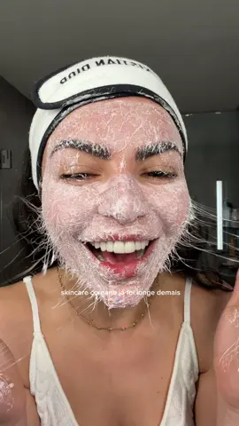 SKINCARE COREANO ESTÁ EM 2050 😝🏆 sabonete chocolate que gruda em toda sujeira e oleosidade da pele! Pele limpa, sem acne e GLASS SKIN ✨  @APRILSKIN USA  #skincare #koreanskincare #skincarecoreano #pele #autocuidado