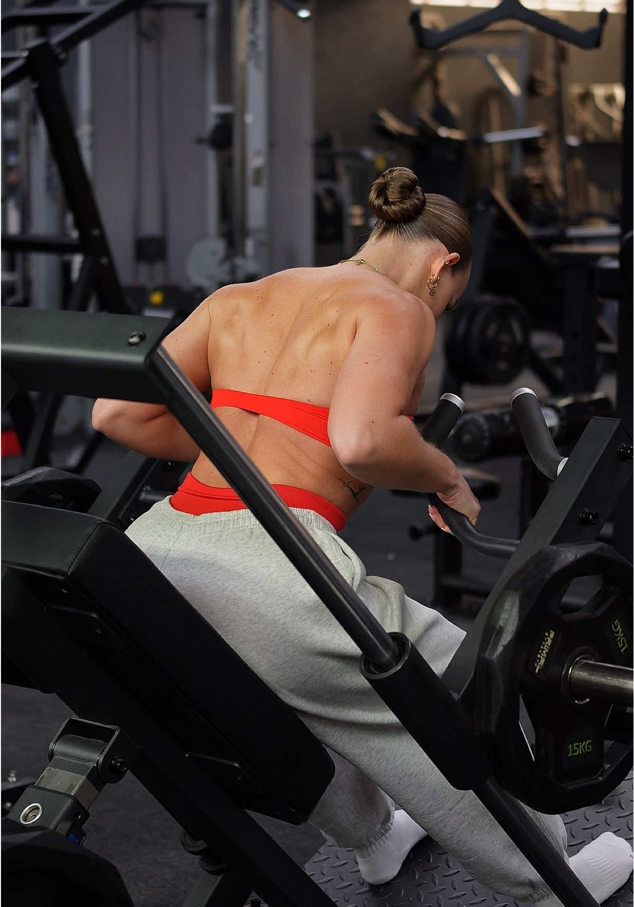 Back day delivering as always 🤝🏻✨ in my flow and it feels good. wearing @Oner Active code TIACOLLINS #oneractive #gymgirl #backworkout #gymmotivation #backgains 