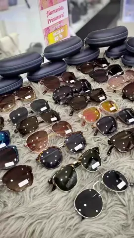 😱 Nuevo stock de lentes Tommy Hilfiger en una súper promoción de 2x1 🔥 Todos tiene protección UV 100%  Llegamos a todo el Perú con envíos 100% garantizados 🇵🇪 Visítanos en nuestras tiendas físicas, ubicadas en: 📍Chiclayo: Calle Alfredo Lapoint 808 📍Piura: Calle Tacna 369 . . . . . . #viral #mujeres #lentes #enviosnacionales #verano       