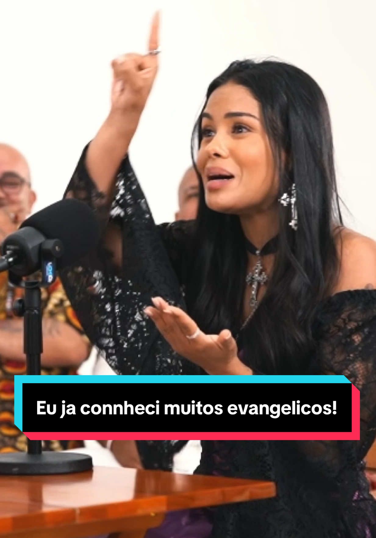 Hoje coloquei 1 Cristão frente a 20 Macumbeiros num debate que ninguém teve coragem de fazer. 1 Cristão vs 20 Macumbeiros #clone