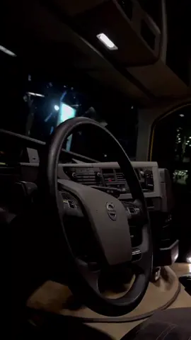 o mais bruto de todos  😍😍😍 #meusonho  #volvotruck  #brasilcaminhoneiro  #meuprimeirocaminhao 