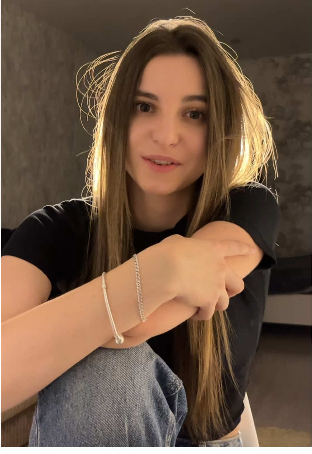 вернулся😅