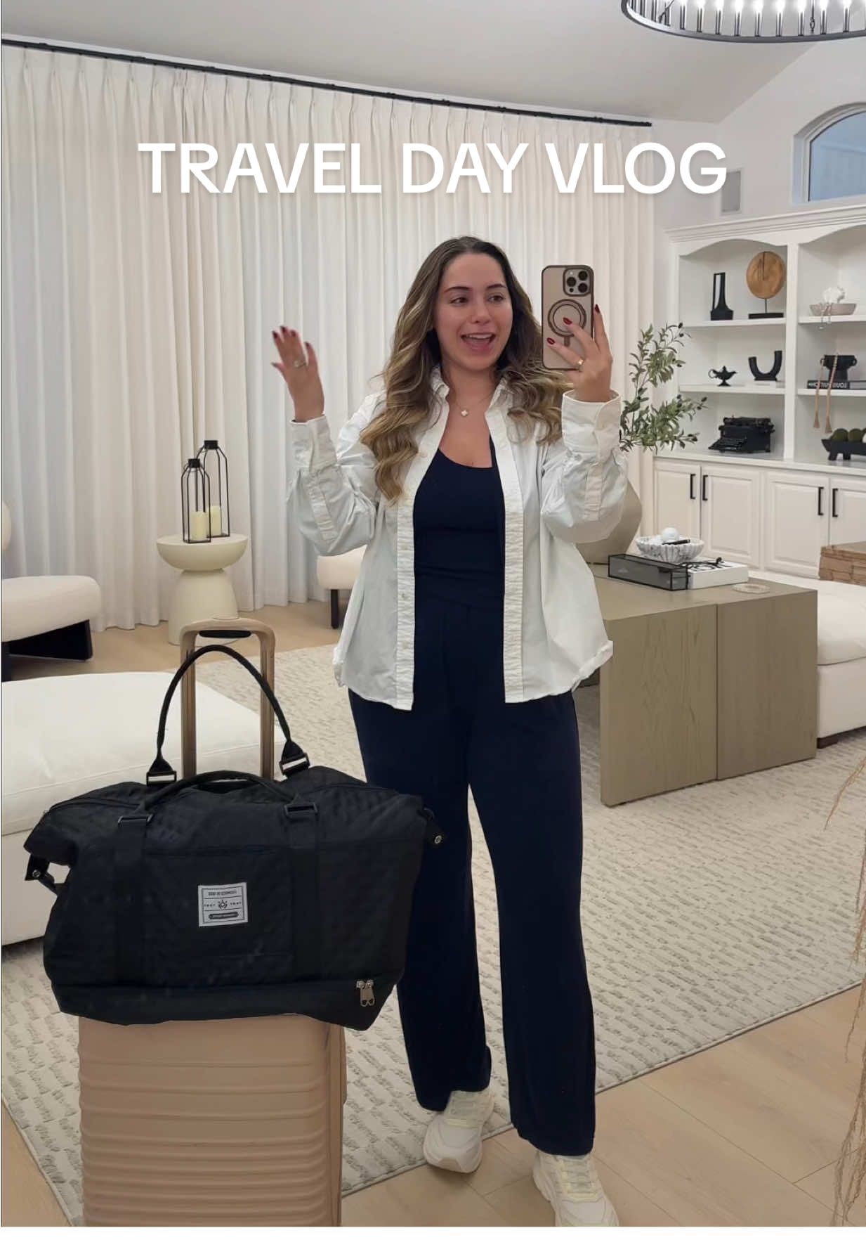 Traveling during the holidays is not for the weak but we made it 🤭🙌🏻 My portable charging power bank is from @ESR US 🤍 #travelvlog #minivlog #esrtech #esrmagsafepowerbank