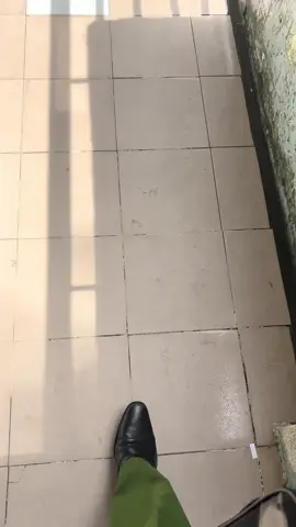 Mỗi buổi trưa lại được nghe loa của công ty vang.lên