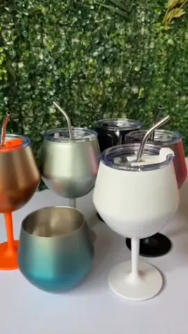 Copo de Coquetel 2 em 1 – 420ml🍹   Com canudo de aço inox, removível e design com isolamento duplo – ideal para vinho ou drinks! ✨ 34% de desconto! 💰 A partir de R$29,89 🛒 Compre agora na Shopee ➡️ https://s.shopee.com.br/7fSLIQZPTR