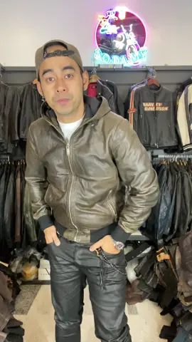 Hoodie da cừu cực mềm, màu lại chất chơi nhé ae #thriftshop #aodamy #2hand #leatherjacket 