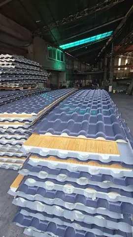 Tôn xốp sóng ngói. Giấy vân gỗ sang trọng. Khách càn từ vấn Alo 0986.676.983 nha #Tôn_xốp_vân_gỗ #tôn_sóng_ngói #Tôn_Sắt_Dung_Cường 