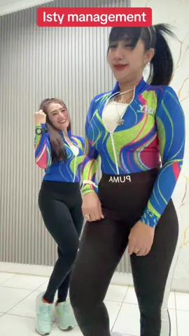 Jumat pagi senam kantor instruktur #istymanagement #instruktursenam #instrukturzumba #instrukturcantik #instrukturaerobic acara senam