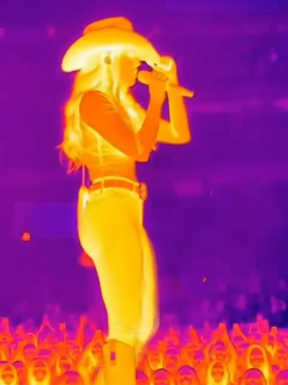 Thermal Cam Exposes What Really Happened During the Performance 😅 #tiktokviral #fyp #viral #unitedstates #musica 