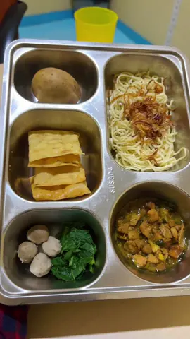 Mie ayam baso. Siapa sukaaaaaa 😋 #fyp #mbglovers❤️ #badangizinasional #bgn