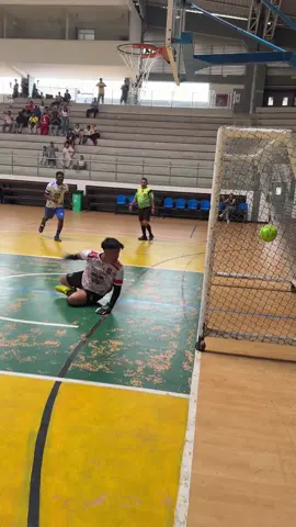 Gol de Trinche Guayacos ⚽️🏟️🍫si quieres ver todo el partido entra al Youtube ##tokitoki #donday #paratiiiiiiiiiiiiiiiiiiiiiiiiiiiiiii #futbol⚽️ #comedia 