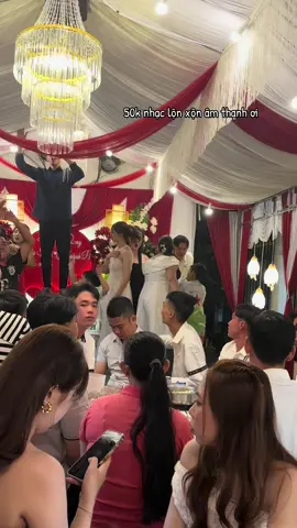 Mạnh ai nấy thọt 🥴#fbHoangLung #damcuoi 