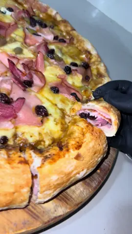 Prueba nuestra pizza navideña 🤭