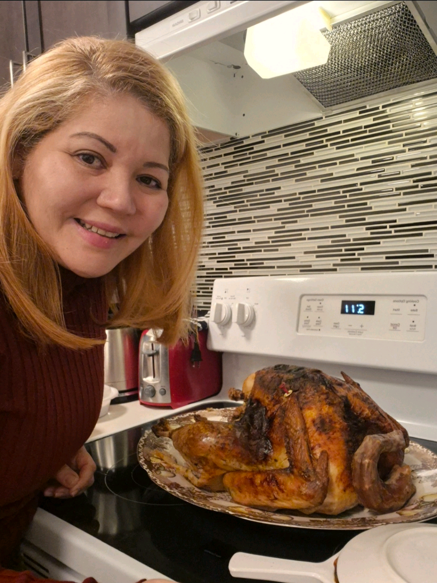 Happy Thanksgiving day 2025.  #pavohorneado  #happythanksgiving  #macysparade  #thanksgiving  #diadeacciondegracias 