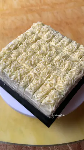 Pandan Cheesecake 8” ✨ Thank you sudi order Effa. . Rasa mcm lama tak buat pandan cheese ni. Ketor jgk tgn nk potong 😬  . Ijok, Bestari Jaya #pandancheesecake #dessert #fypp #viral #trending 