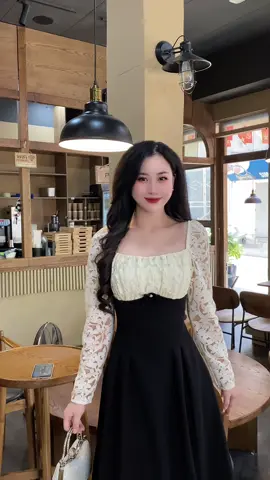 Váy thiết kế cổ vuông phối ren hoa, dáng A xoè dài #vaythietke #vaydep #vaydutiec #vayxinhmoingay🎀 #OOTD 