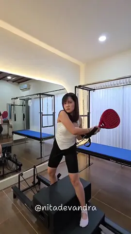PILATES atau PADEL?? Yuhuu Pilates dulu ajaaa!! Soalnya di @rens.pilates lagi ada promo new member sampai 31 Desember 2025!! Only 99ribu uda dapet 3 sesi (mat, chair & reformer) per sesi nya 50 menit ✨✨✨ asik bengettttt ✨ Tempat luas, bersih ✨ Ruangan banyak, ada kamar mandi dalam ✨ Alat lengkap ✨ Instruktur (coach) bersertifikat  Gass wajib banget meluncur segeraaaa @rens.pilates  📍Jl. RA Wiryaatmaja (Jl. Bank) ⏰ Buka tiap hari 07.00 -20.00 #pilates#pilatespurwokerto#infopurwokerto#ootdsport#outfittolahraga 