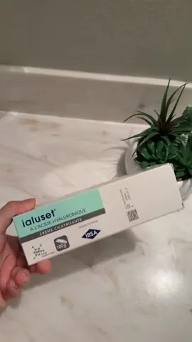 Comprehensive Skin Renewal: Targets blemishes, fine lines, and uneven skin tone for a healthier look Daily Skincare Routine: Easily integrates into nightly skincare with a simple application process Enhanced Hydration: Delivers intense moisture to plump the skin and diminish blemishes Versatile Skincare: Suitable for all ages, from teens dealing with acne to adults addressing signs of aging Warning Note: Includes important usage warnings for safe and effective use Youthful Radiance: Promotes skin renewal and reduces the appearance of fine lines for a radiant complexion