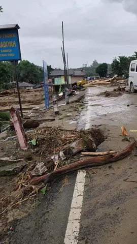 hari ke 3 paska banjir bandang di batang toru  tapsel..  @Prabowo  @bobbynst  @Gus Irawan  @purbayayudhis  #tapsel  #indonesia  #fyp  #viral #tranding 
