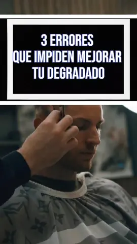 ¿Tu degradado no queda como quieres? 🔥 En este video te muestro los 3 errores más comunes que están frenando tu progreso y cómo solucionarlos al instante. Aprende a lograr transiciones más limpias, líneas invisibles y un acabado profesional en cada corte. ✂️✨ Si quieres aprender más técnicas de barbería, dale Like, sígueme y comenta para más tips e información sobre el curso 
