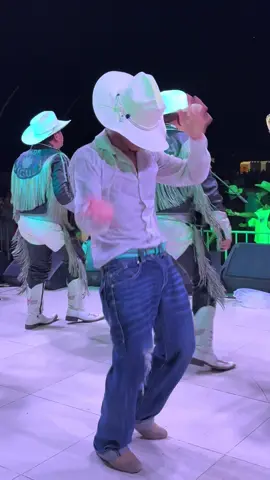 Y SIGUE Y SIGUE MAGUEY 🔥🕺💃#baile #quebradita #musica #90s #bandamaguey 