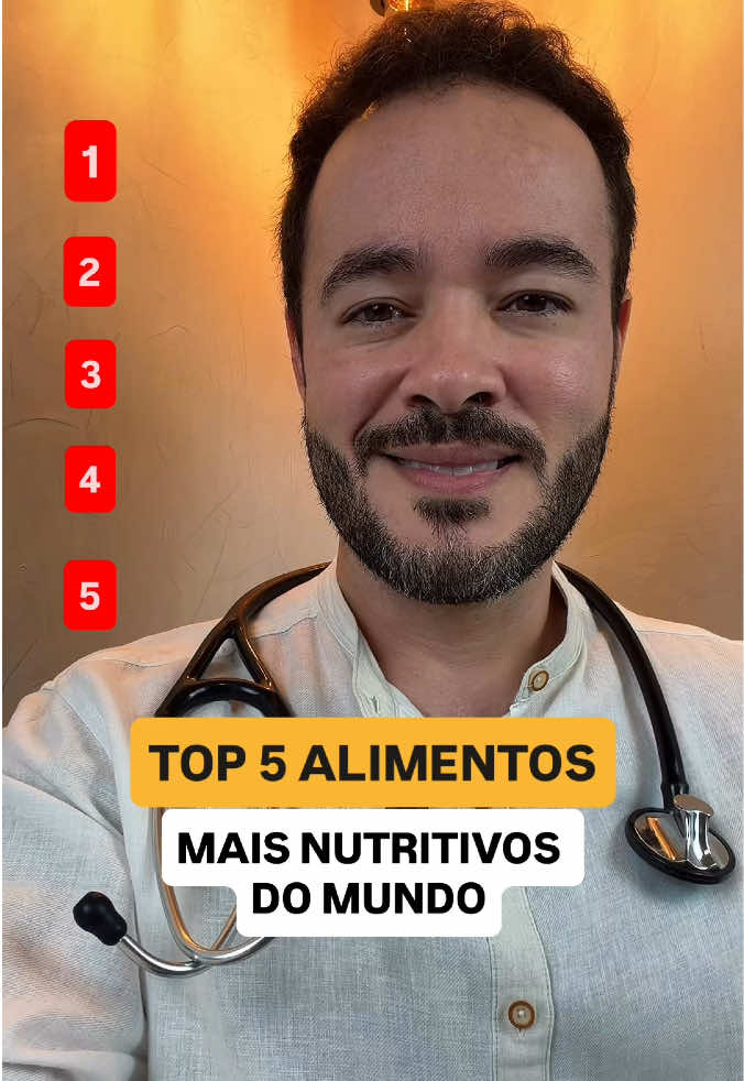 🥗 Se você pudesse escolher só 5 alimentos para comer pro resto da vida… quais seriam? A maioria das pessoas responde pensando em gosto, não em saúde. Mas existem alimentos tão completos que, se estivessem mais presentes no prato, muita doença poderia ser evitada 👀 Assiste esse vídeo até o final pra descobrir meu top 5 de alimentos mais inteligentes para o seu corpo e por que eles mudam tanto intestino, coração, cérebro e energia. 💾 Salva pra lembrar de incluir no seu dia a dia 📲 Manda pra quem vive dizendo que “come bem” 👨‍⚕️ Siga o @drdanieltales pra aprender a montar um prato que realmente cuida da sua saúde #drdanieltales #alimentacaosaudavel #saude #nutrição #vidasaudavel