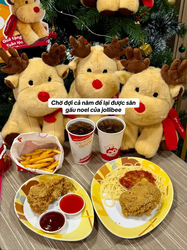 #trend #christmas2025 #jollibee #giangsinh #meowdilac @Jollibee Việt Nam 