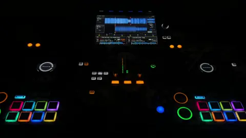 Khong co hoa cung chang co la #xuhuong #nhachaymoingay #bookingshowdj #nhachottiktok 