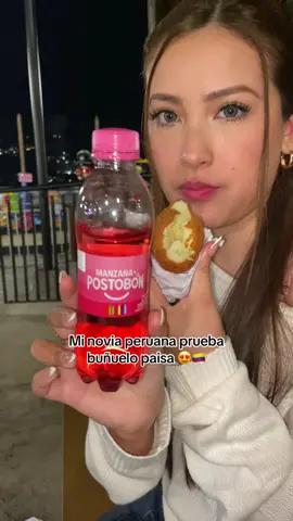 Probando Buñuelo relleno de queso en Medellín 😍😍 si le gusto #medellin #buñuelo #medellin 