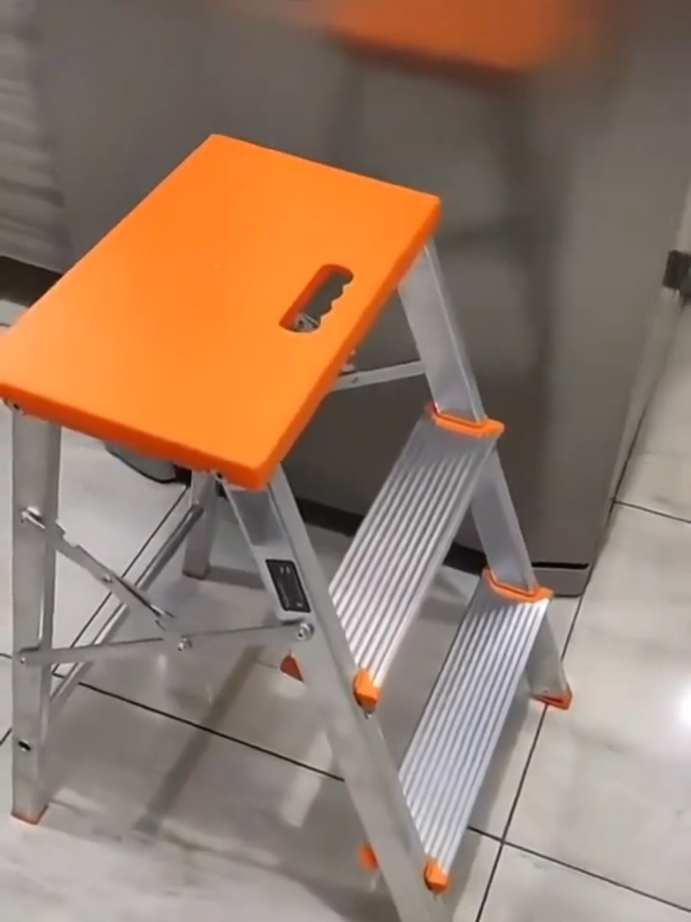 Escada Banqueta Alumínio Domestica 3 Degraus Portátil Ate 100kg #escadabanqueta #escadadealuminio #escada3degraus #escada #escadadopredio 