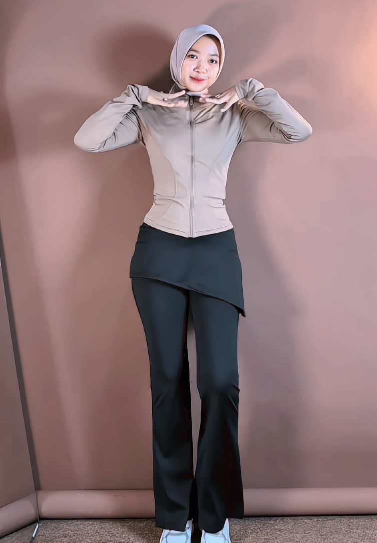 celana sport sudah include rok nya, bener2 ga ribet pokonyaa😍 #celanasport #celanarok #celanaolahraga 