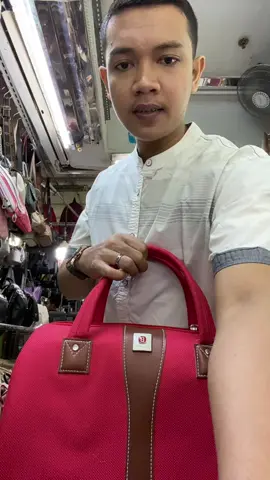 Tas traveling model tas ayam yg bahannya kokoh dan awet tas mudik juga bisa ada varian ukuran di keranjang kuning #tasayam #tastravelling #taspakaian #tasmudik #tastenteng #foryoupage #fyp 