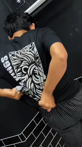 emang sekeren ini sih😭#kaosmenyala #kaosaesthetic #kaoskeren #kaoscowok #kaosmurah 