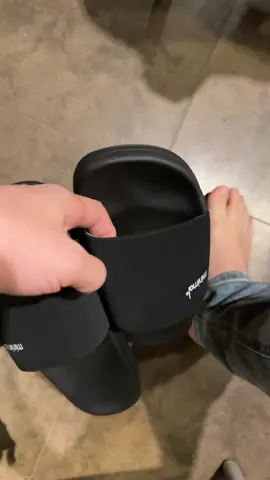 Dép nam quai ngang thiết kế êm ái hiện đại ##depnam##depquaingang##sinhnathan