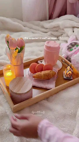 mornings like this✨🎀 #woodentray #pink #breakfastinbed #charcuterieboard #newyear 